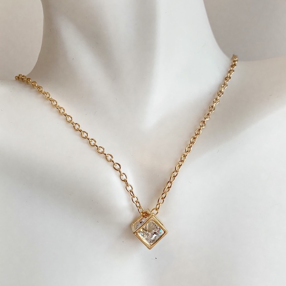 Floating Crystal Gold Dainty Necklace (NWT) - Picture 2 of 10
